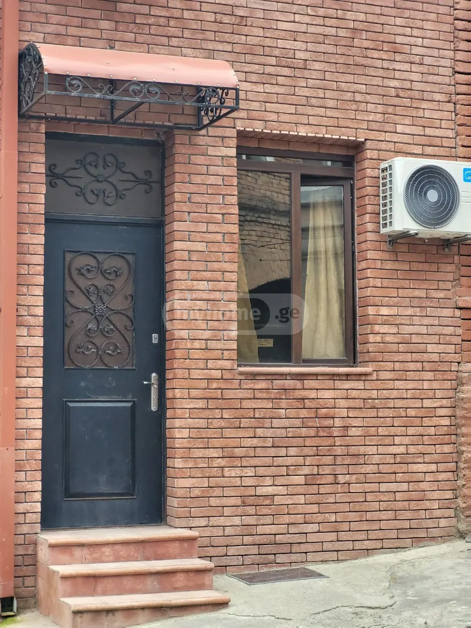  For Sale 2 room  Apartment in Abanotubani dit. (Old Tbilisi)  in Grishashvili st. 