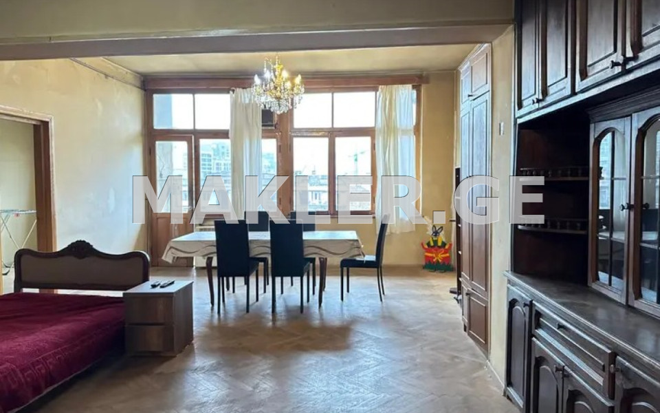  Продается 3 комнатная  Квартира в Сабуртало  на ул. Иосебидзе 