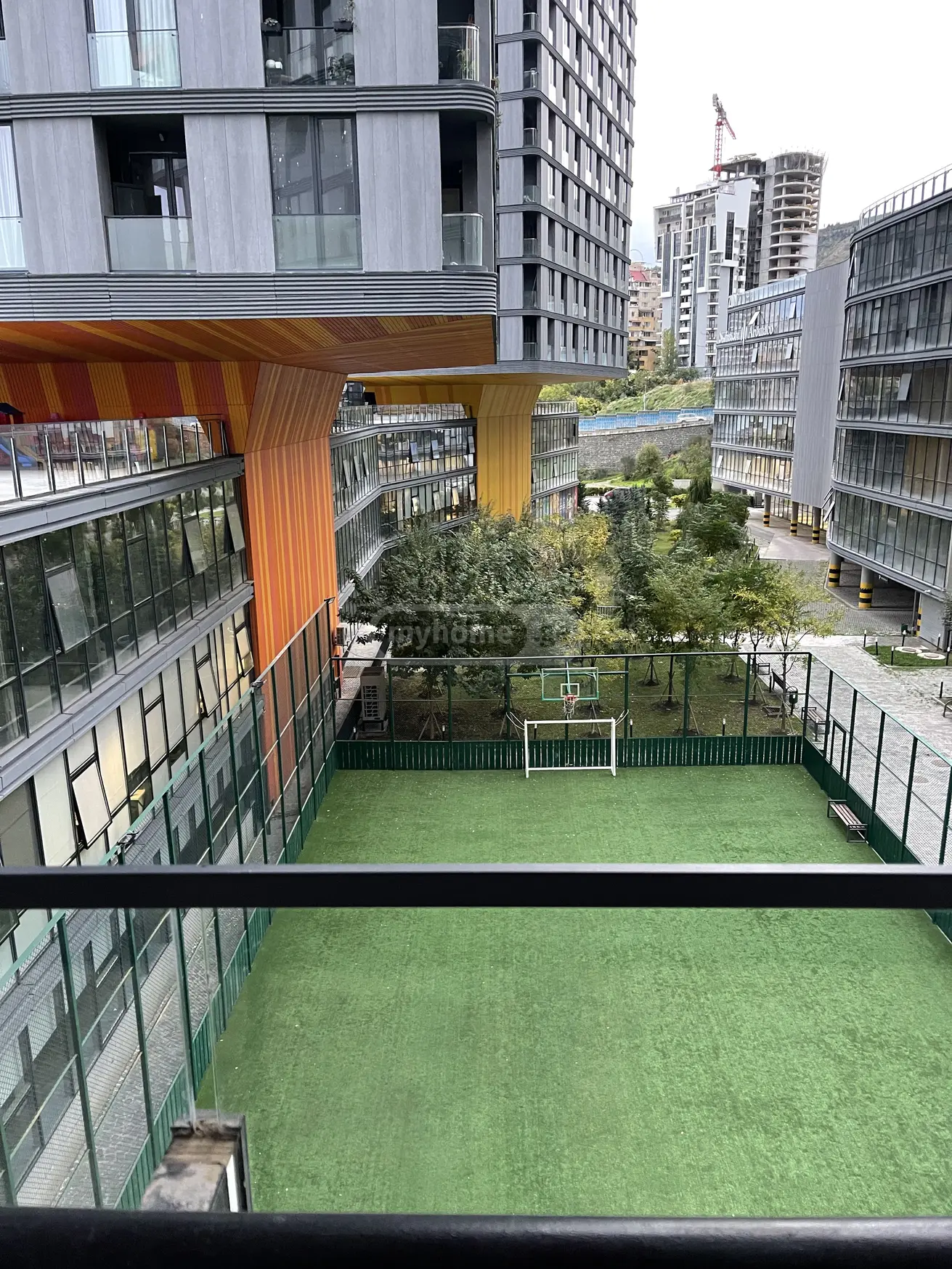  იყიდება 2 ოთახიანი  ბინა ვაკეში  ზურაბ ავალიშვილის ქუჩაზე 