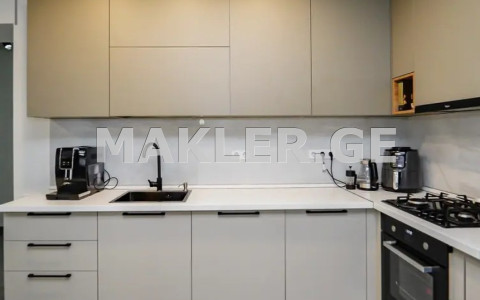  იყიდება 3 ოთახიანი  ბინა საბურთალოზე  კანდელაკის ქუჩაზე 