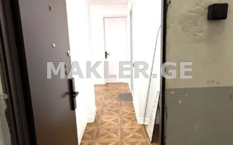  იყიდება 4 ოთახიანი  ბინა საბურთალოზე  შავგულიძის ქუჩაზე 