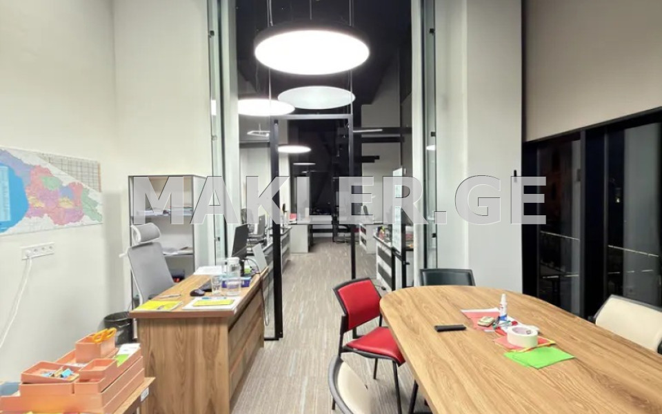 Сдаётся 183 m² площадь Офис на Мтацминда  (Старый Тбилиси)  на пр. Руставели 