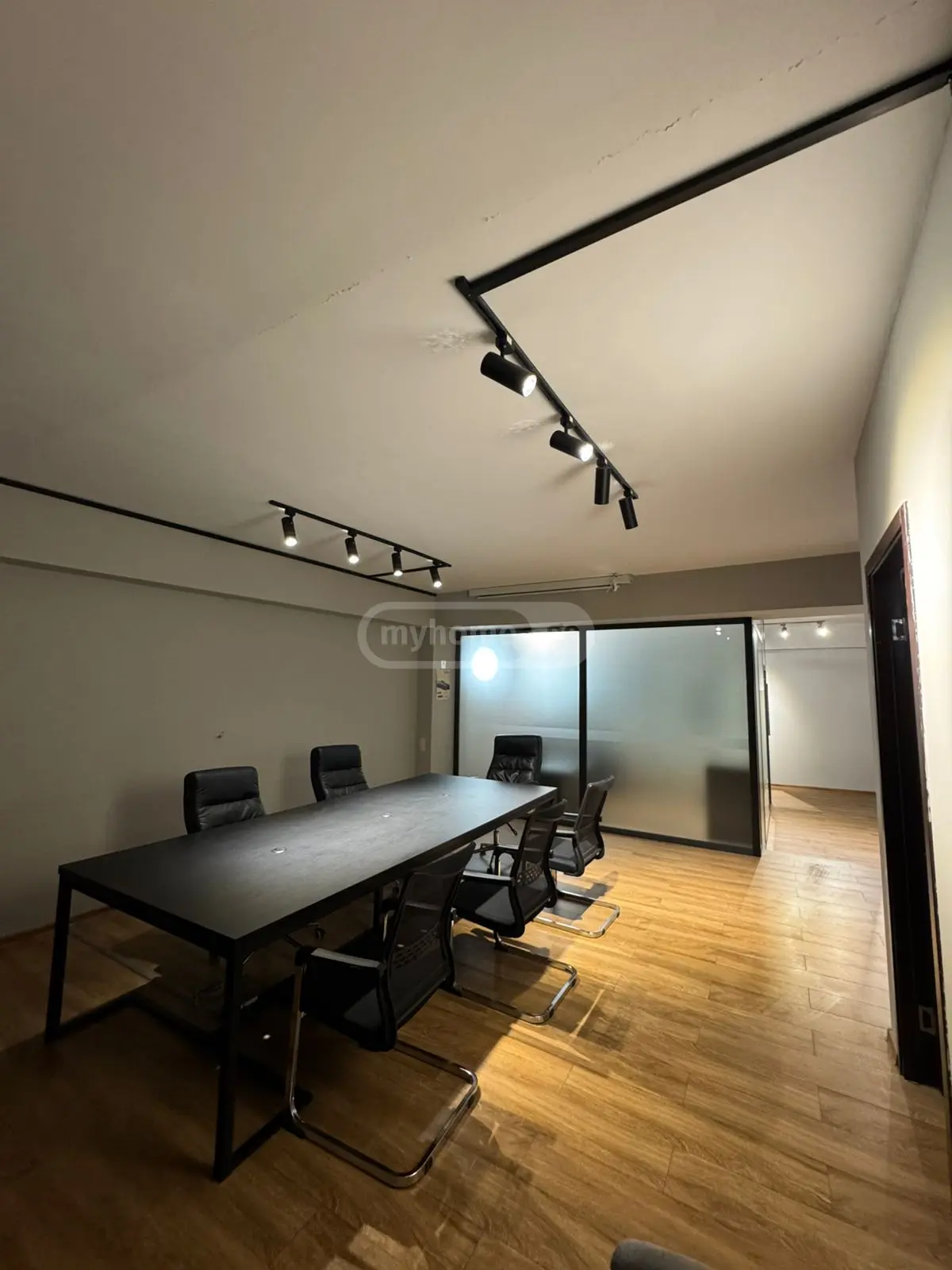  Сдаётся 90 m² площадь Офис в Сабуртало  на ул. Магиджани 