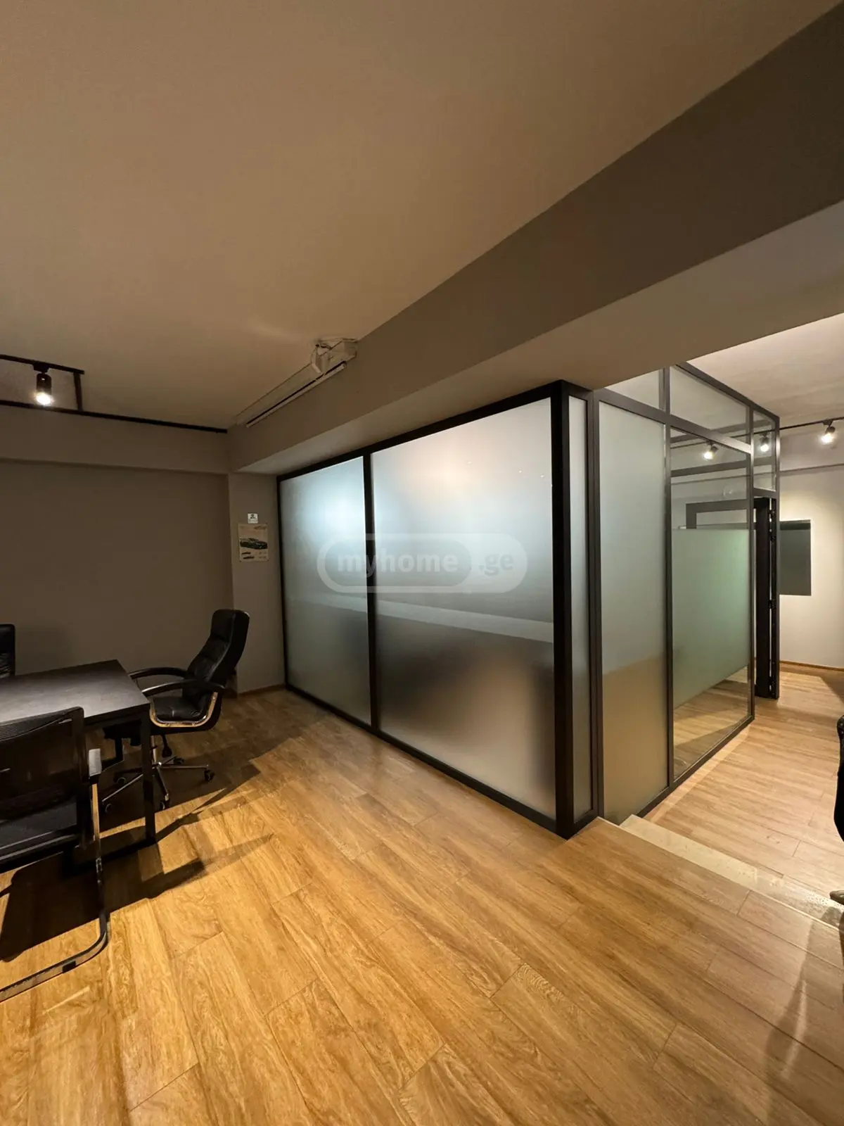  Сдаётся 90 m² площадь Офис в Сабуртало  на ул. Магиджани 