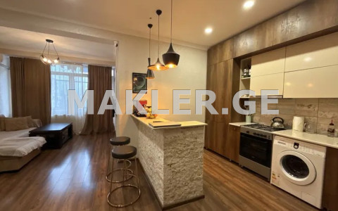  იყიდება 3 ოთახიანი  ბინა საბურთალოზე  სულხან ცინცაძის ქუჩაზე 