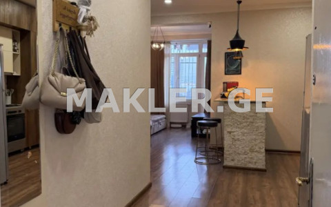  იყიდება 3 ოთახიანი  ბინა საბურთალოზე  სულხან ცინცაძის ქუჩაზე 