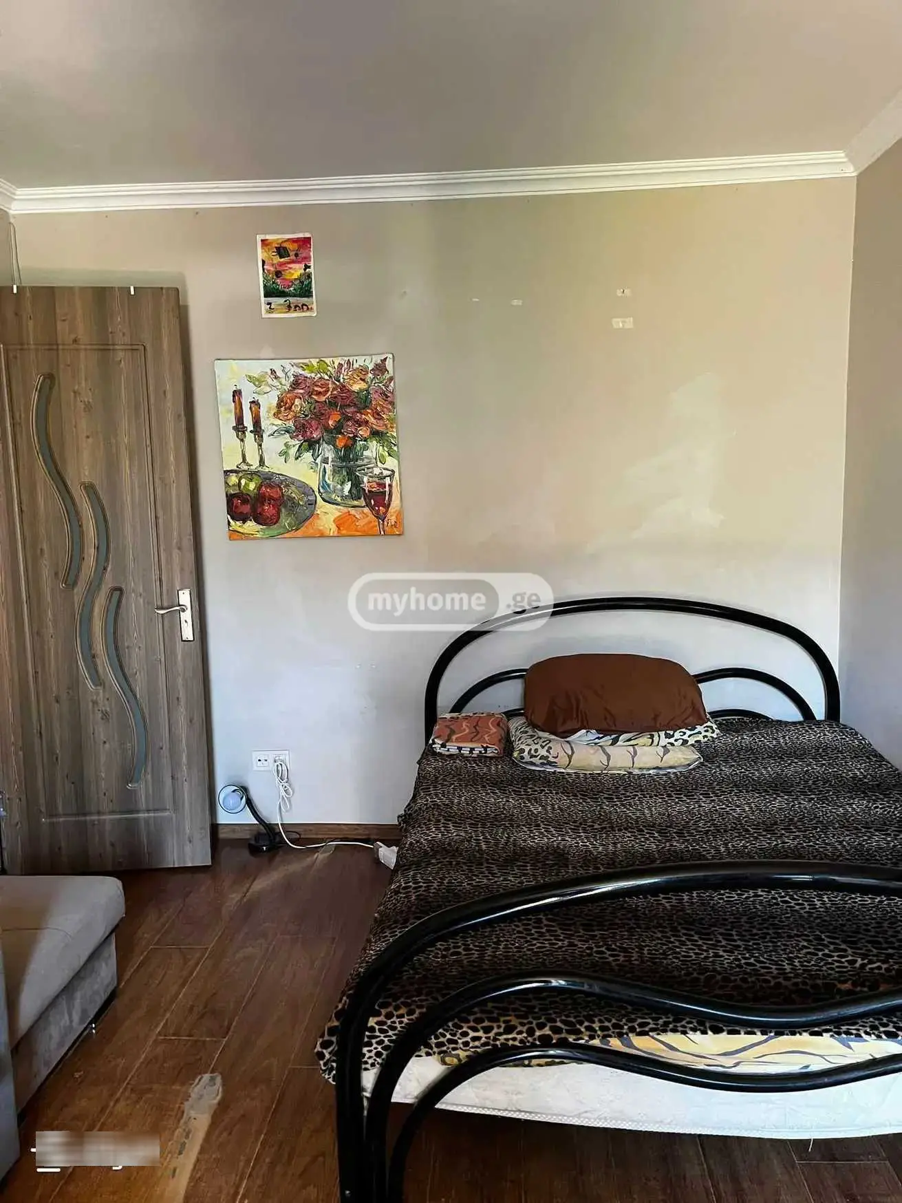  იყიდება 2 ოთახიანი  ბინა საბურთალოზე