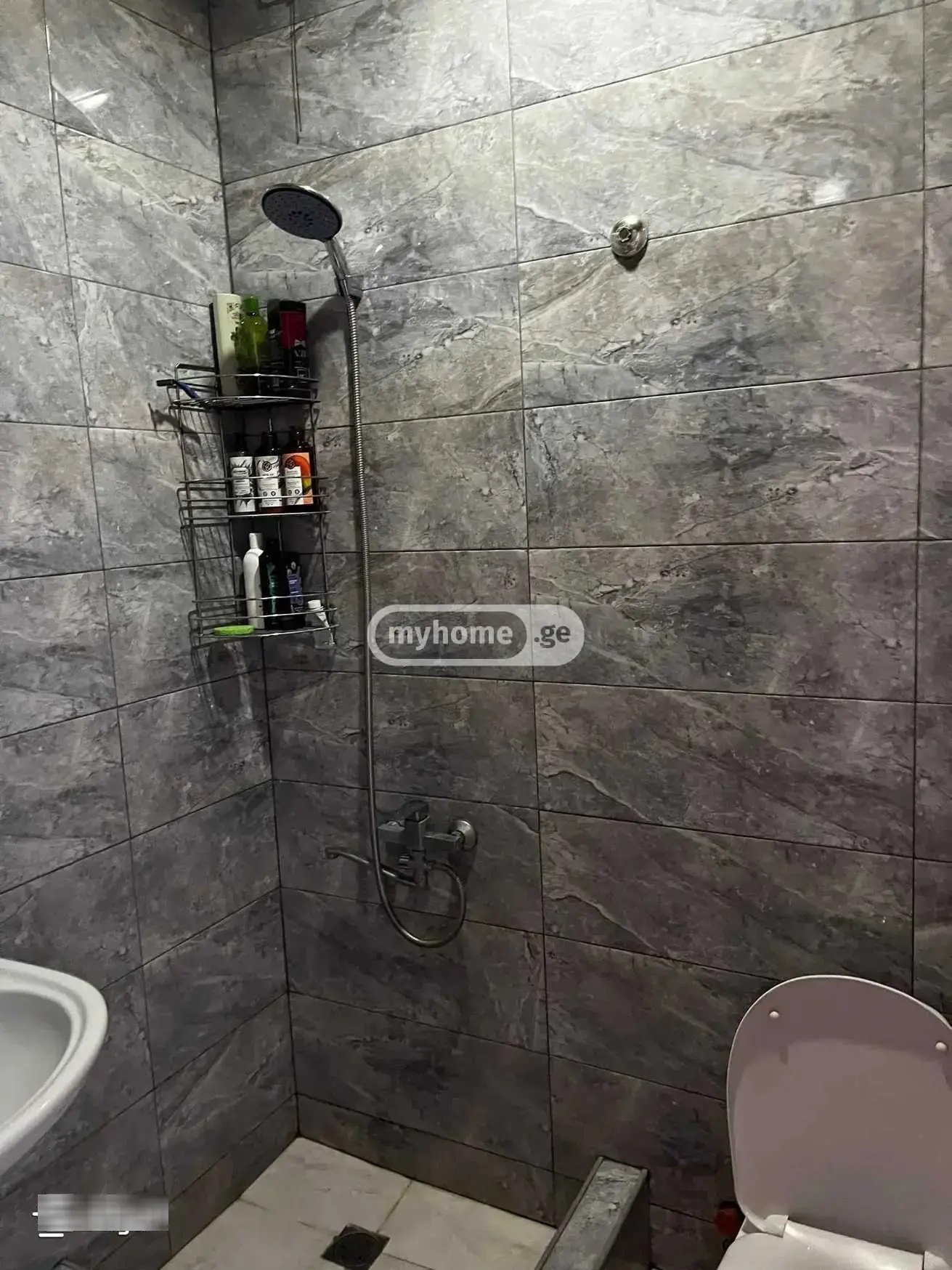  იყიდება 2 ოთახიანი  ბინა საბურთალოზე