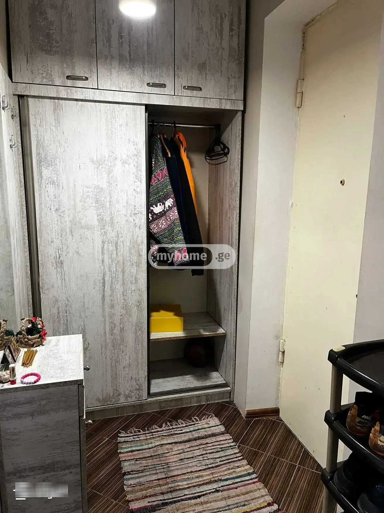  იყიდება 2 ოთახიანი  ბინა საბურთალოზე