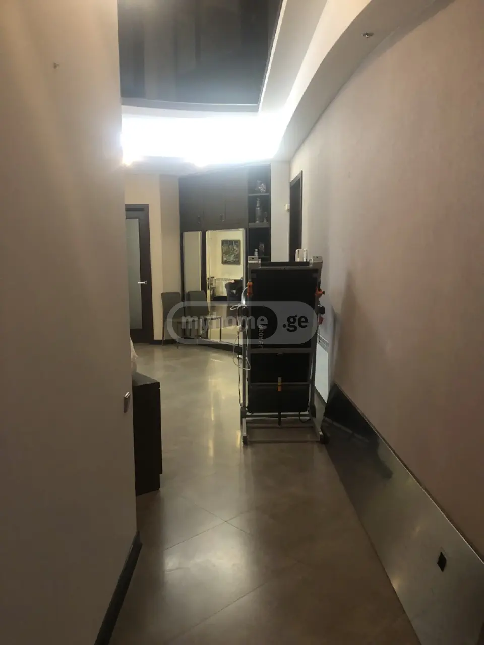  Сдаётся 4 комнатная  Квартира в Сабуртало  на ул. Тамарашвили 