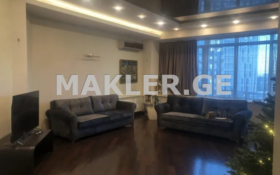  Сдаётся 4 комнатная  Квартира в Сабуртало  на ул. Тамарашвили 