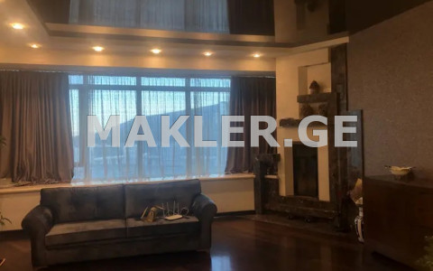  Сдаётся 4 комнатная  Квартира в Сабуртало  на ул. Тамарашвили 