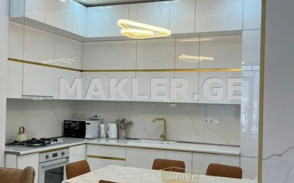  Продается 4 комнатная  Квартира в Сабуртало  на ул. Г.Бербуки 