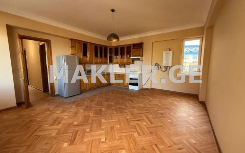  იყიდება 4 ოთახიანი  ბინა ვერაზე  კოსტავას I შესახვევში 