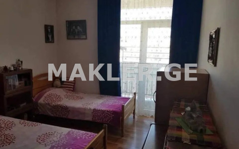  იყიდება 3 ოთახიანი  ბინა საბურთალოზე  ვაჟა-ფშაველას გამზირზე 