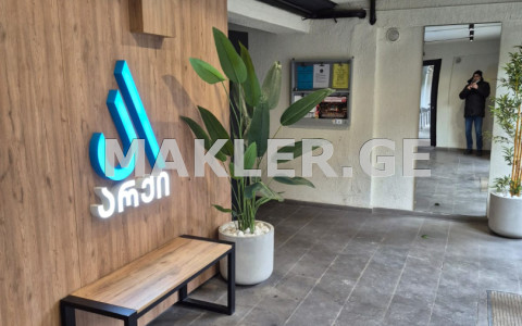  Продается 2 комнатная  Квартира в Исани  на ул. Навтлуги 