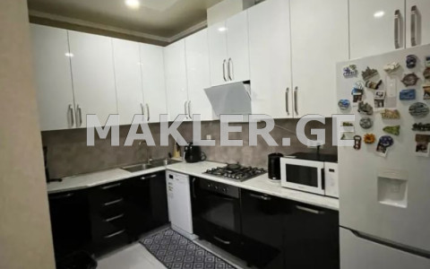  იყიდება 3 ოთახიანი  ბინა ავლაბარში  ივერიელის ქუჩაზე 