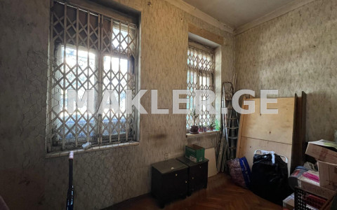  למכירה 3 חֶדֶר  דִירָה in Mtatsminda dist. (Old Tbilisi)  in Zviad Gamsakhurdia st. 