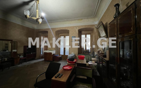  למכירה 3 חֶדֶר  דִירָה in Mtatsminda dist. (Old Tbilisi)  in Zviad Gamsakhurdia st. 