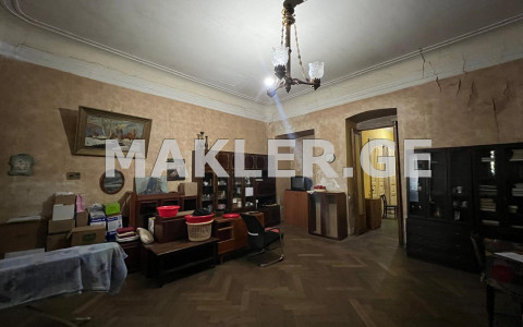  למכירה 3 חֶדֶר  דִירָה in Mtatsminda dist. (Old Tbilisi)  in Zviad Gamsakhurdia st. 
