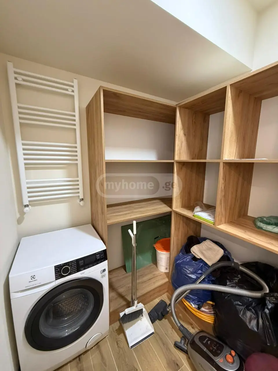  For Rent 3 room  Apartment in Vake dist.  in I. Chavchavadze Ave. 