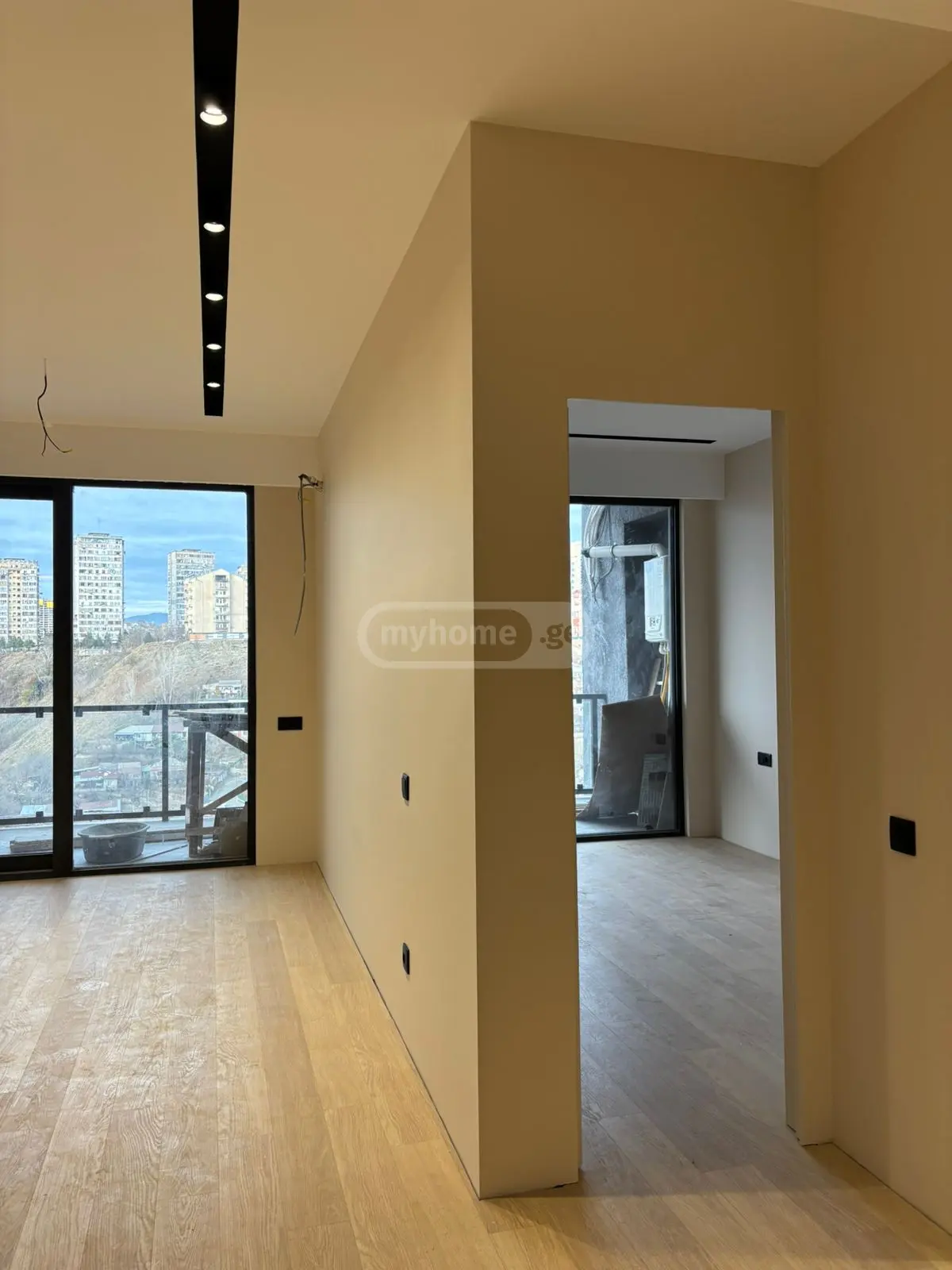  Satılık 2   Daire in Vake dist.