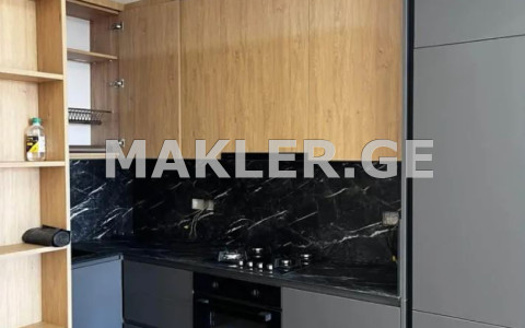  იყიდება 3 ოთახიანი  ბინა ისანში  ბერი გაბრიელ სალოსის გამზირზე 