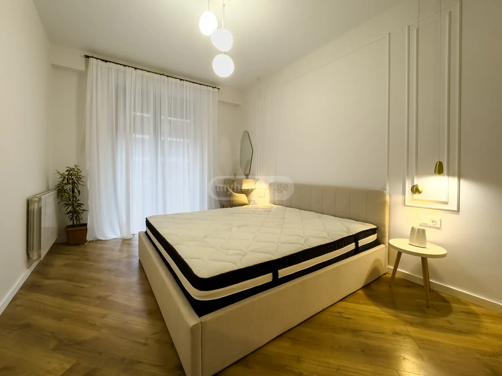  იყიდება 2 ოთახიანი  ბინა ლისის ტბაზე