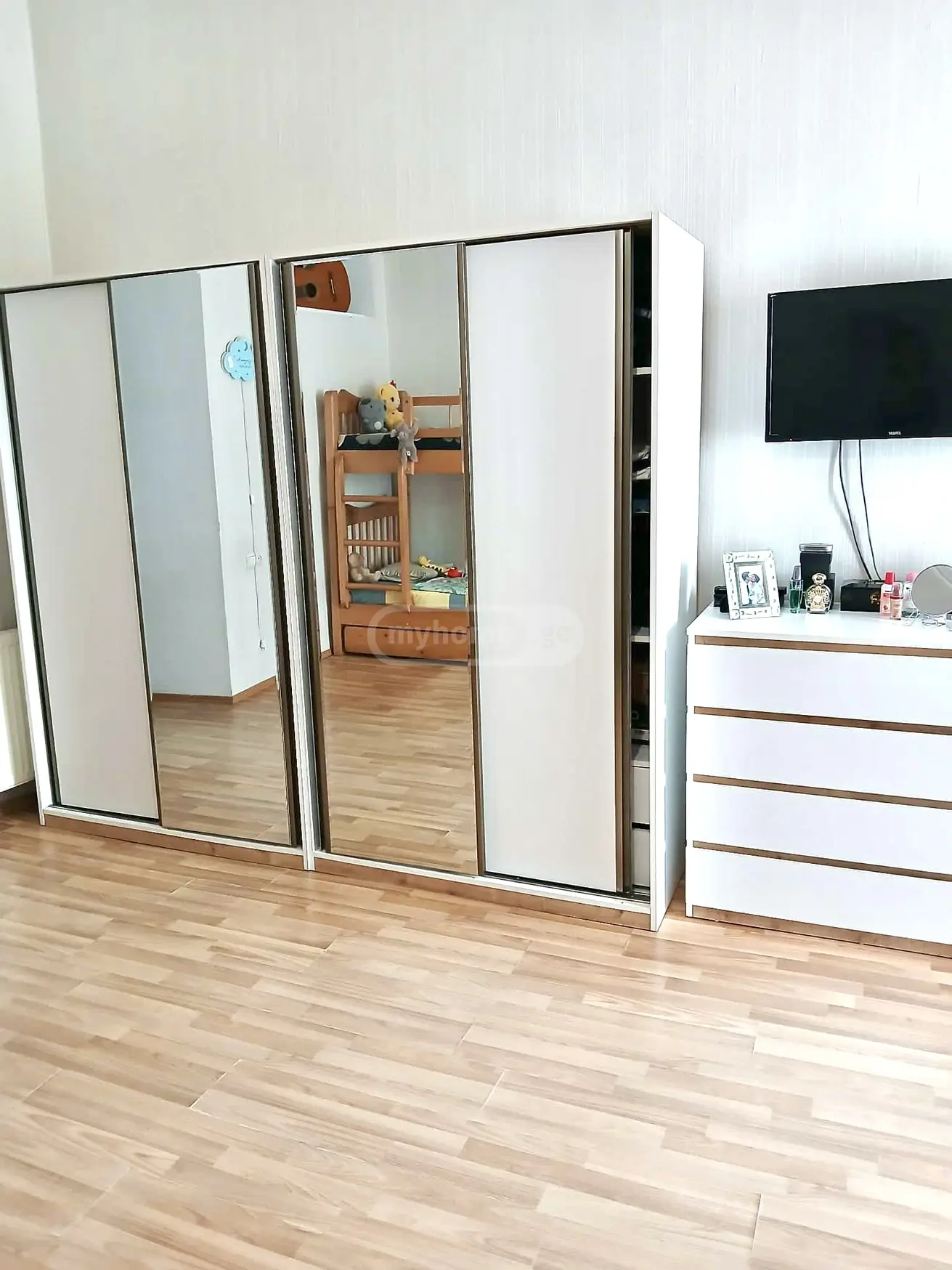  Satılık 3   Daire in Mtatsminda dist. (Old Tbilisi)  in Tskhemi blind alley 