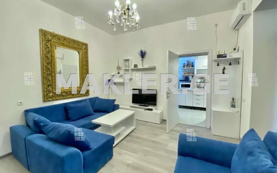  იყიდება 2 ოთახიანი  ბინა სოლოლაკში (ძველ თბილისში)  დიუმას ქუჩაზე 