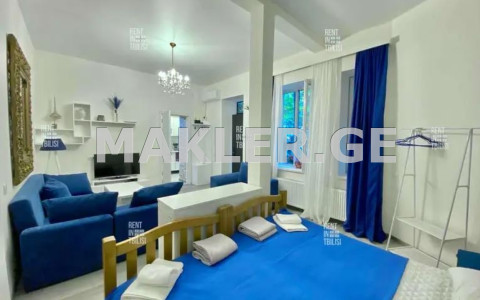  იყიდება 2 ოთახიანი  ბინა სოლოლაკში (ძველ თბილისში)  დიუმას ქუჩაზე 