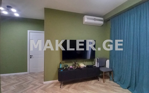  იყიდება 3 ოთახიანი  ბინა ისანში  ბერი გაბრიელ სალოსის გამზირზე 