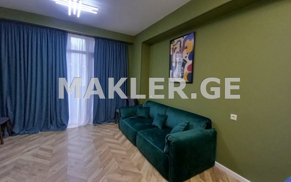  იყიდება 3 ოთახიანი  ბინა ისანში  ბერი გაბრიელ სალოსის გამზირზე 