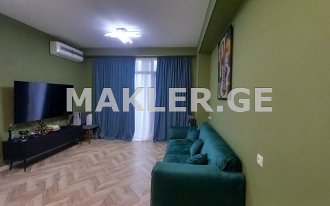  იყიდება 3 ოთახიანი  ბინა ისანში  ბერი გაბრიელ სალოსის გამზირზე 