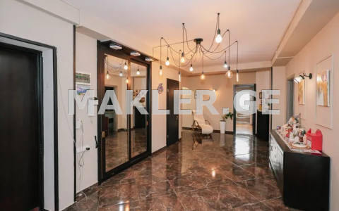  იყიდება 5 ოთახიანი  ბინა ვაკეში  მცხეთის ქუჩაზე 