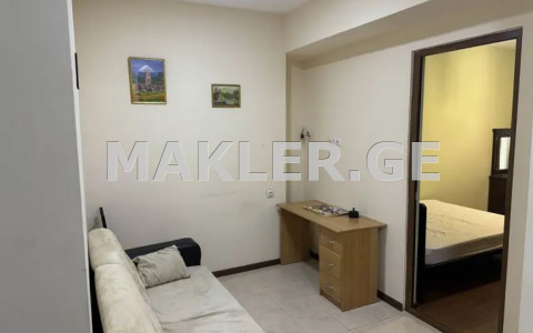  ქირავდება 3 ოთახიანი  ბინა ვაკეში  ქობულეთის ქუჩაზე 