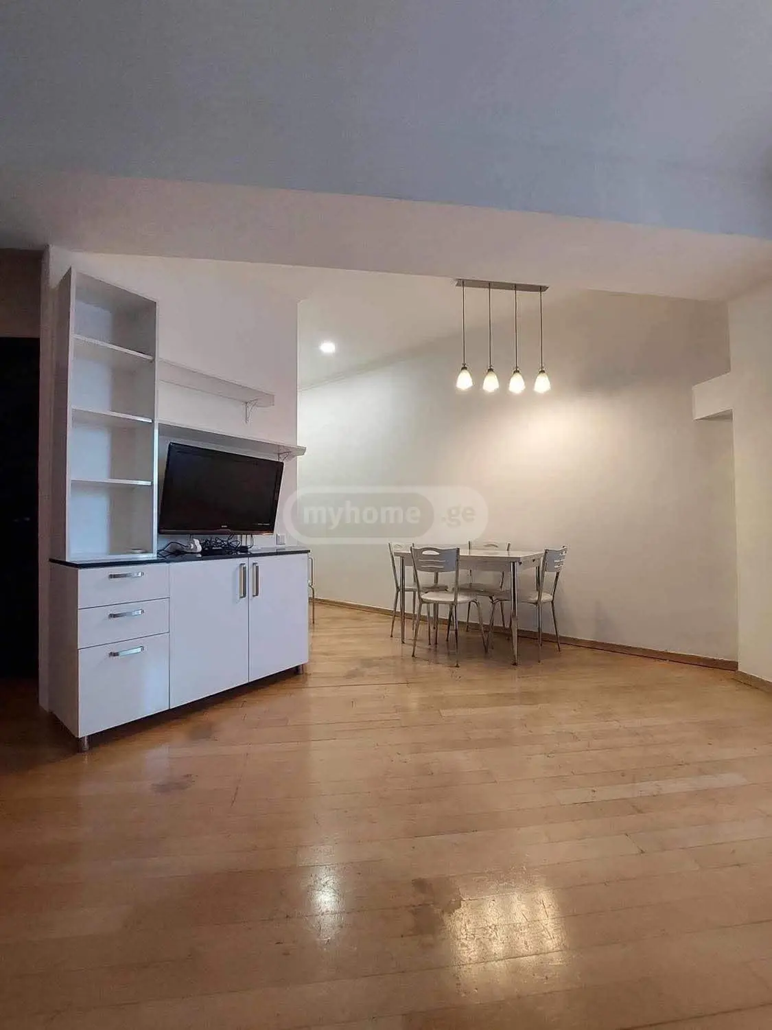  ქირავდება 2 ოთახიანი  ბინა საბურთალოზე  ანა კალანდაძის ქუჩაზე 