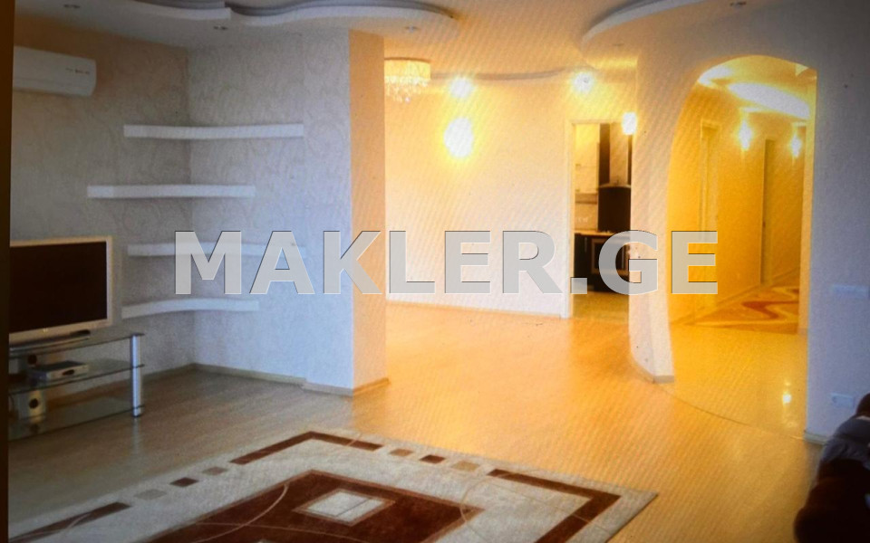  Сдаётся 4 комнатная  Квартира в Ваке  на ул. Мосашвили 