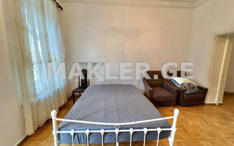  ქირავდება 2 ოთახიანი  ბინა ვერაზე  ე. ტატიშვილის ქუჩაზე 