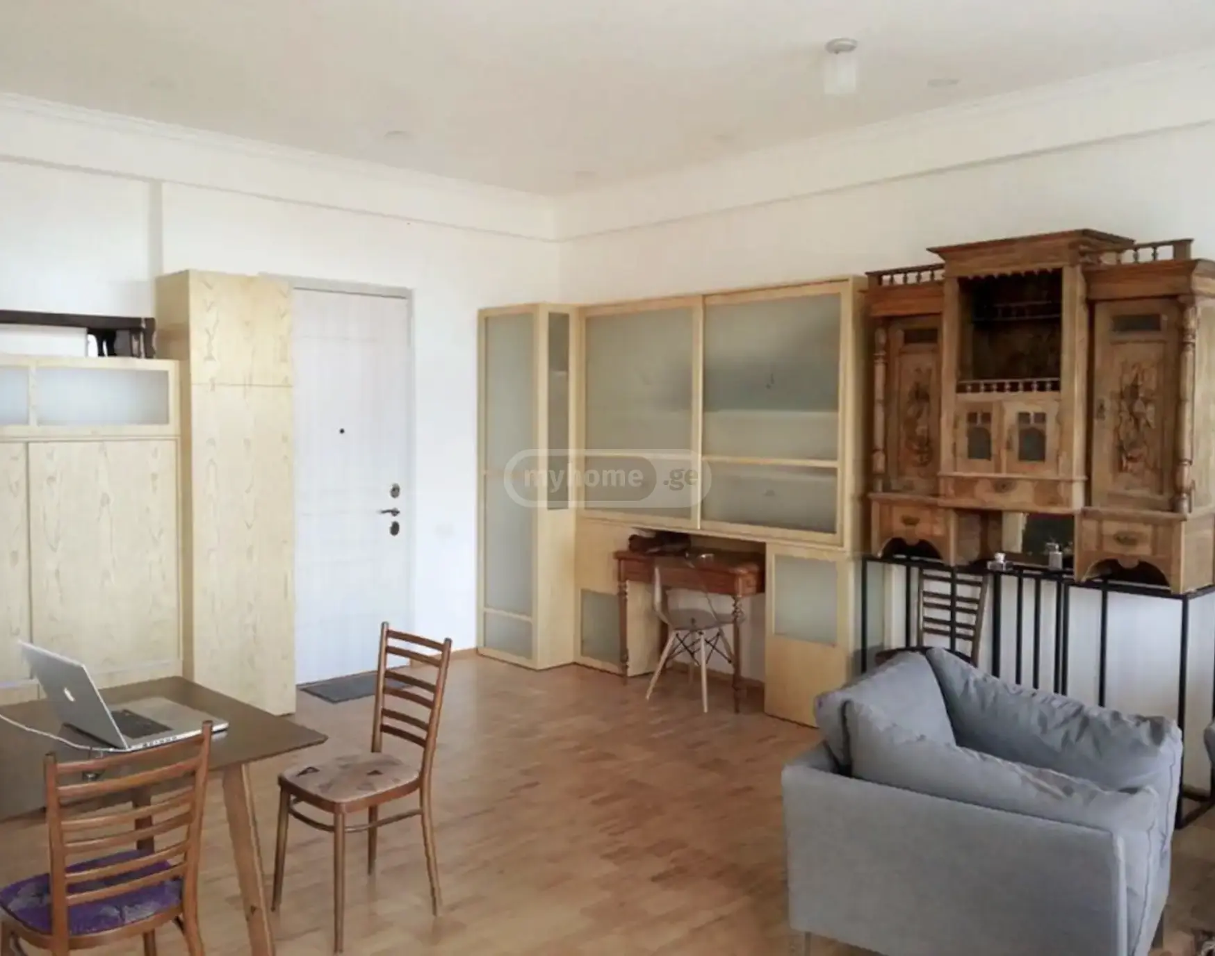  ქირავდება 3 ოთახიანი  ბინა საბურთალოზე  მ. ალექსიძის ქუჩაზე 