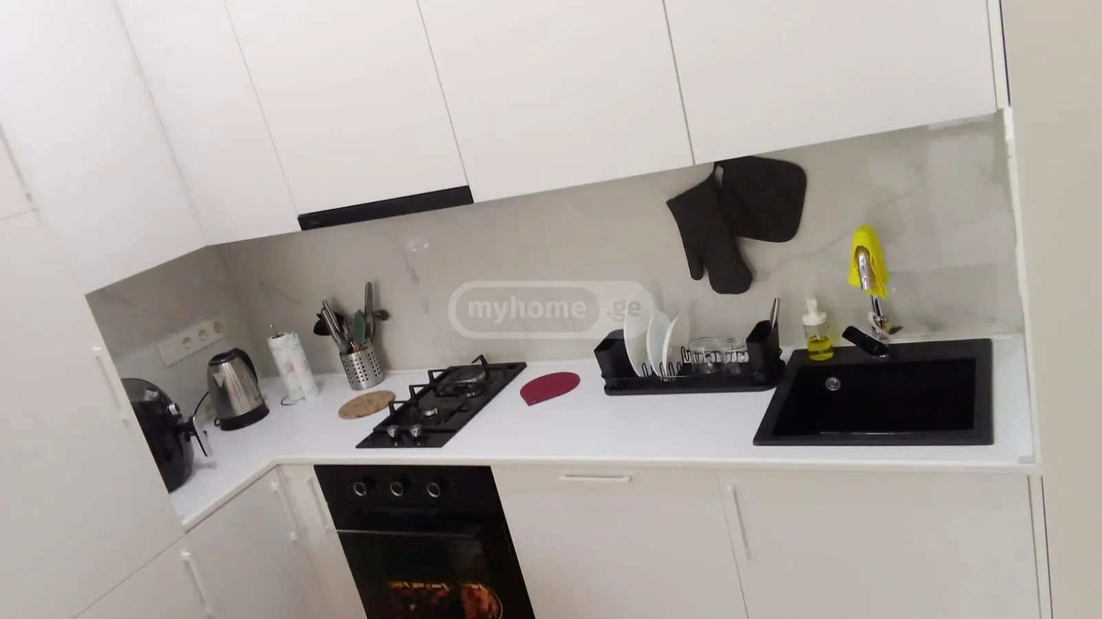  Сдаётся 2 комнатная  Квартира в Ваке  на ул. Кипшидзе 