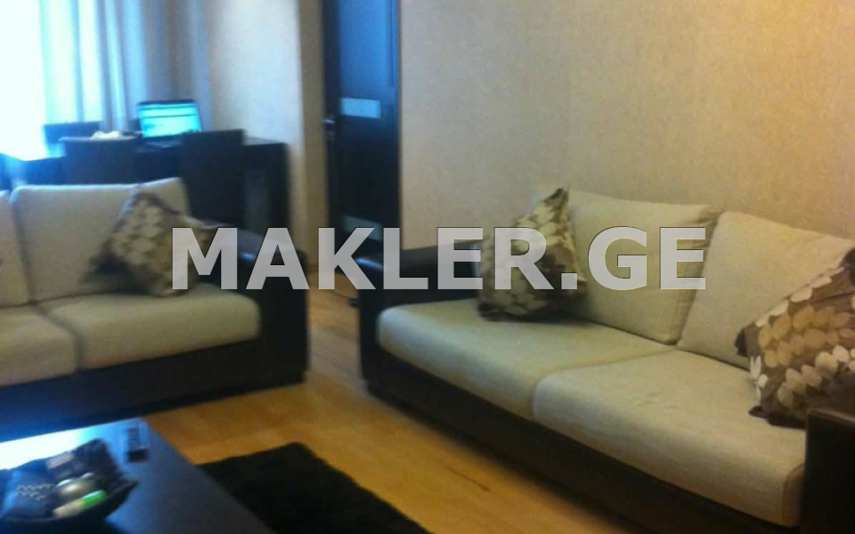  იყიდება 3 ოთახიანი  ბინა საბურთალოზე  დ.გამრეკელის ქუჩაზე 