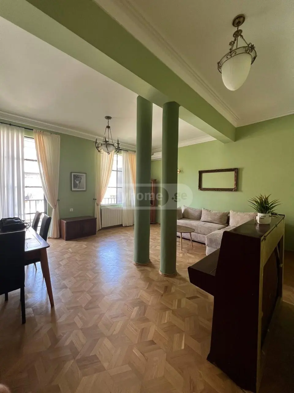  Сдаётся 4 комнатная  Квартира в Ваке  на ул. И.Абашидзе 