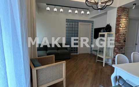  Сдаётся 3 комнатная  Квартира в Ваке  на ул. Н. Рамишвили 