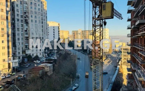  Продается 3 комнатная  Квартира в Ваке  На Ул. Паата Датуашвили 