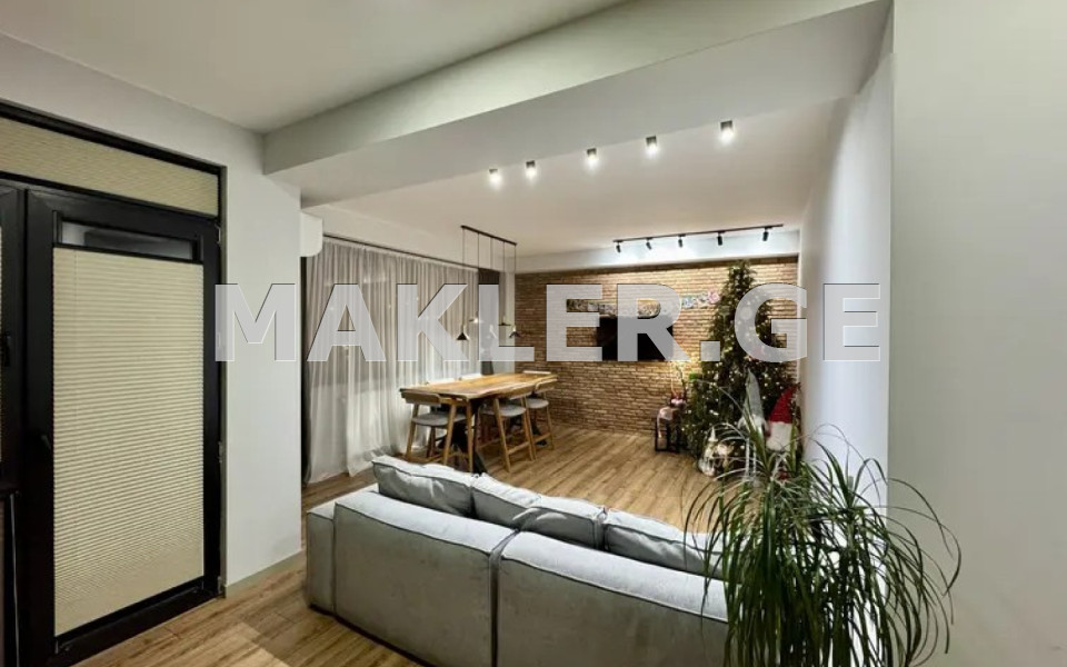  Продается 3 комнатная  Квартира на Озере Лиси  Улица Авто Варази 