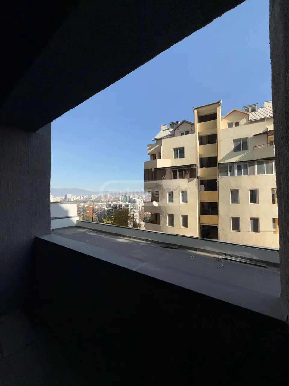  იყიდება 3 ოთახიანი  ბინა საბურთალოზე  შარტავას ქუჩაზე 