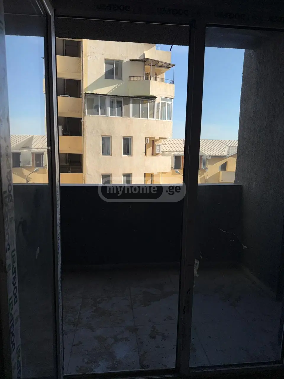  იყიდება 3 ოთახიანი  ბინა საბურთალოზე  შარტავას ქუჩაზე 