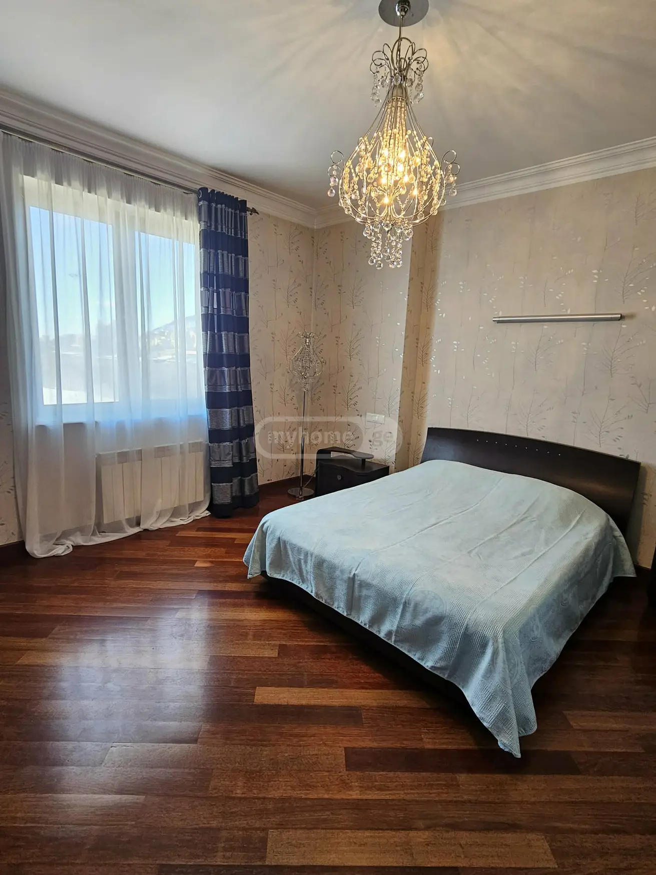  Сдаётся 5 комнатная  Квартира в Ваке  на пр. И. Чавчавадзе 