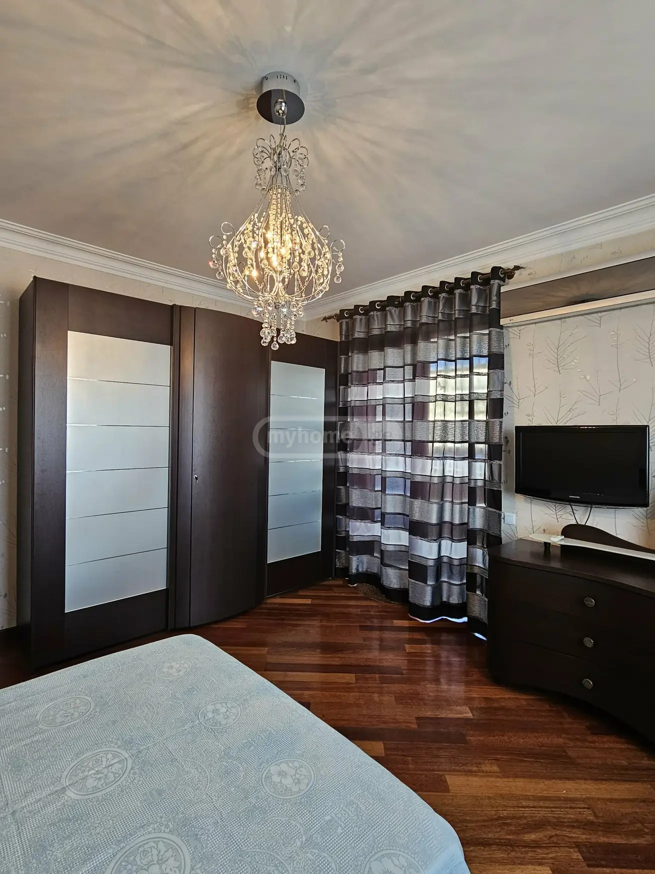  Сдаётся 5 комнатная  Квартира в Ваке  на пр. И. Чавчавадзе 